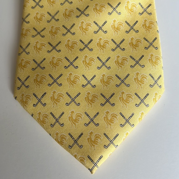Vineyard Vines Custom Collection Handmade Silk Tie - Golf Clubs & Rooster 🏌️🐓 - Picture 7 of 7